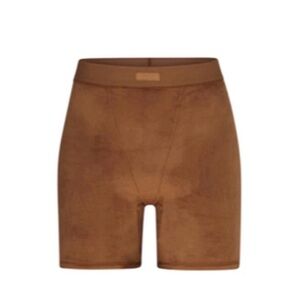 SKIMS VELOUR BIKER SHORTS - SIZE MEDIUM - BRAND NEW W/ TAGS IN COPPER (RARE)